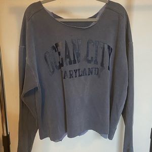 Cropped oversized crew neck